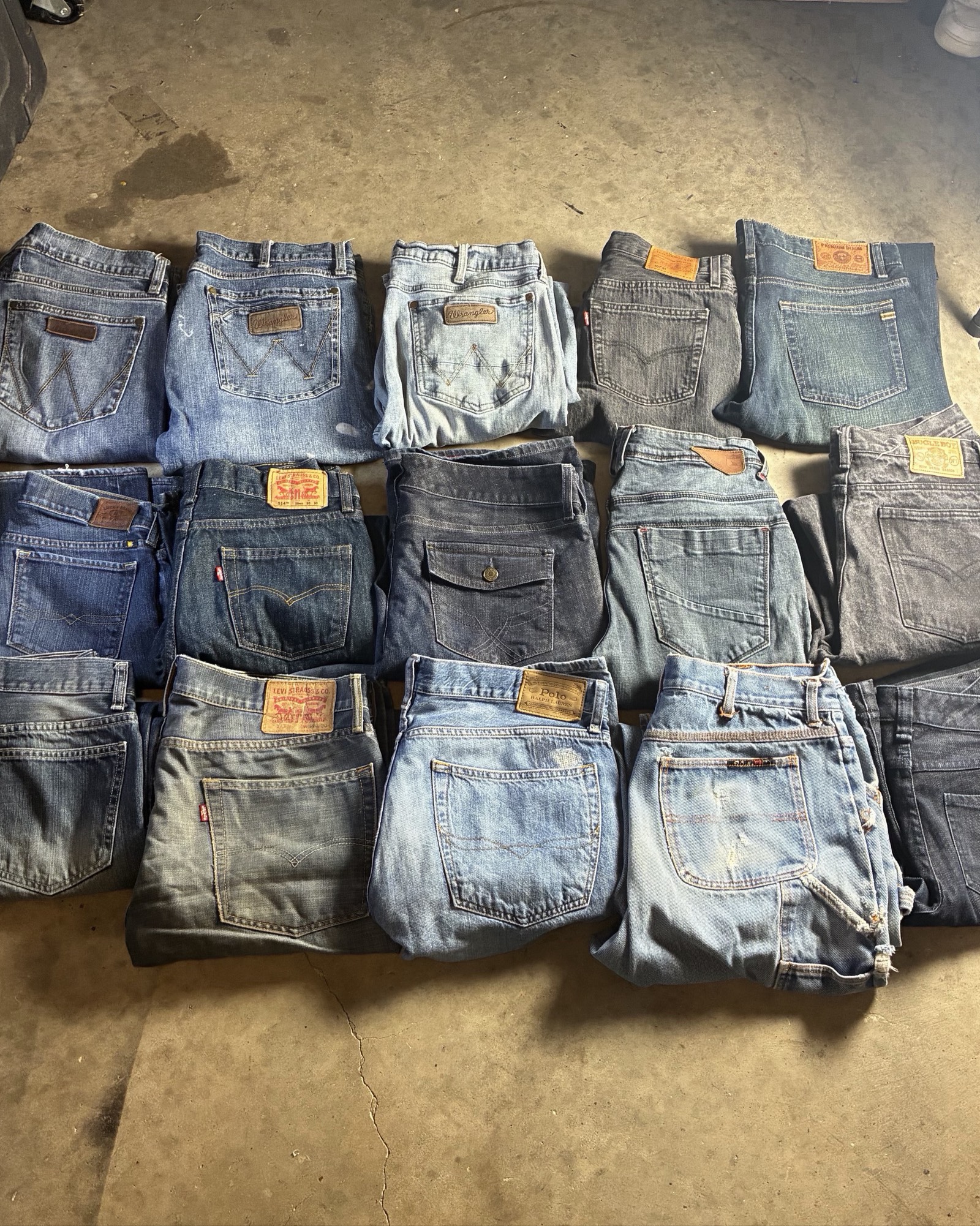 Nice baggy bootcut, flared, straight legged men’s/women’s mix