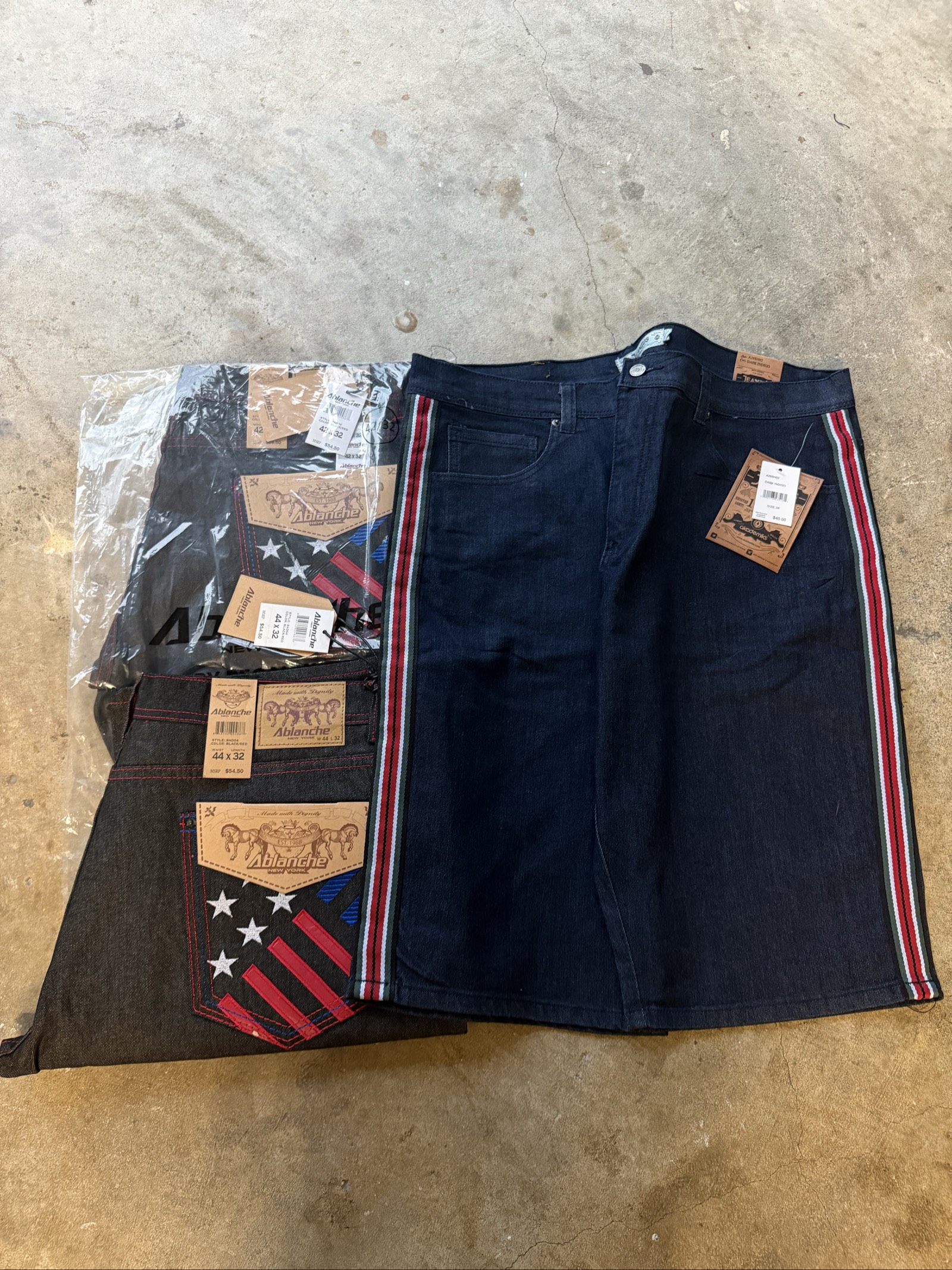 Deadstock Y2K baggy jeans/jorts