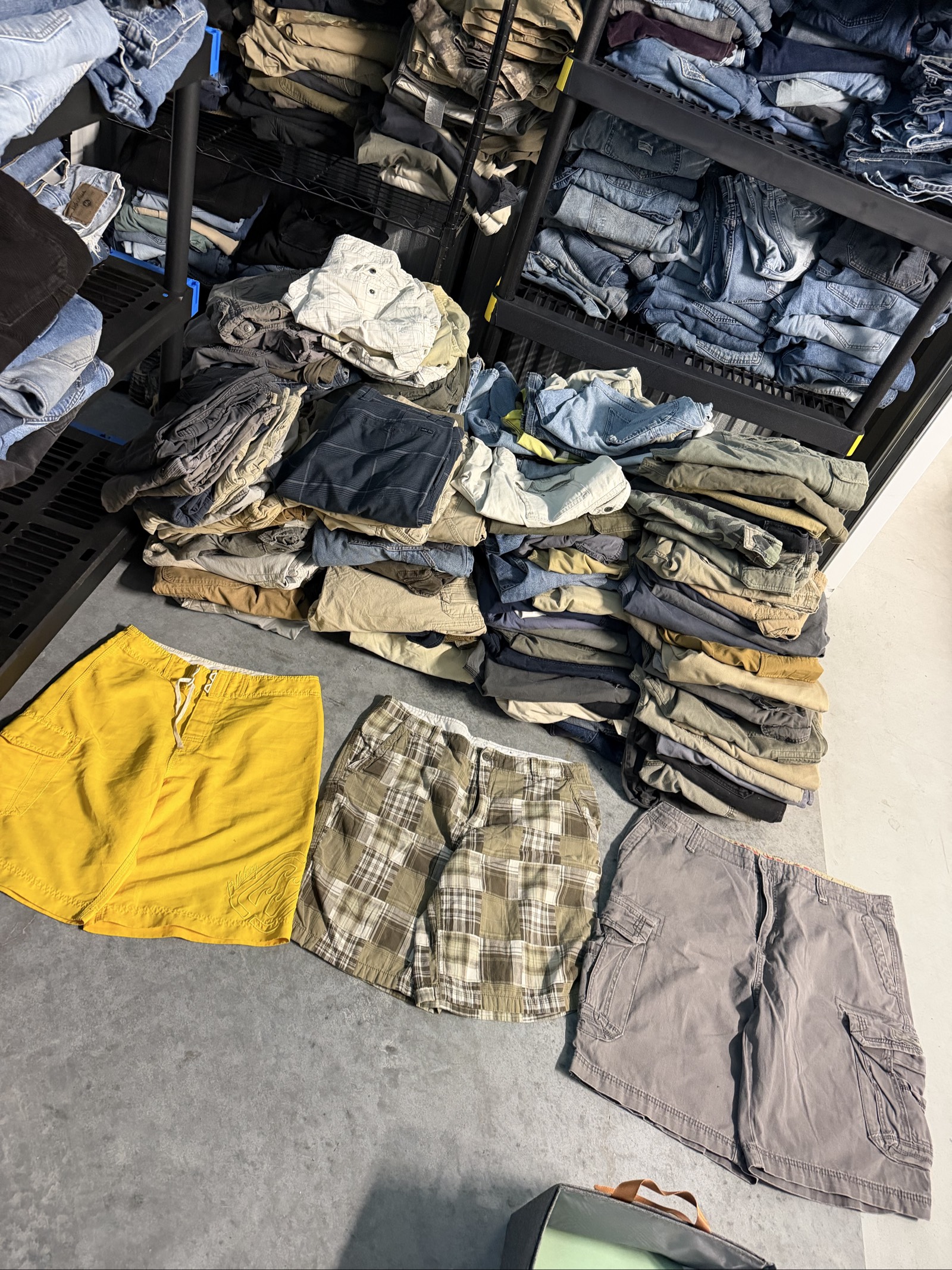 200 shorts all baggy plaid,cargo,baggy jorts, banger board shorts