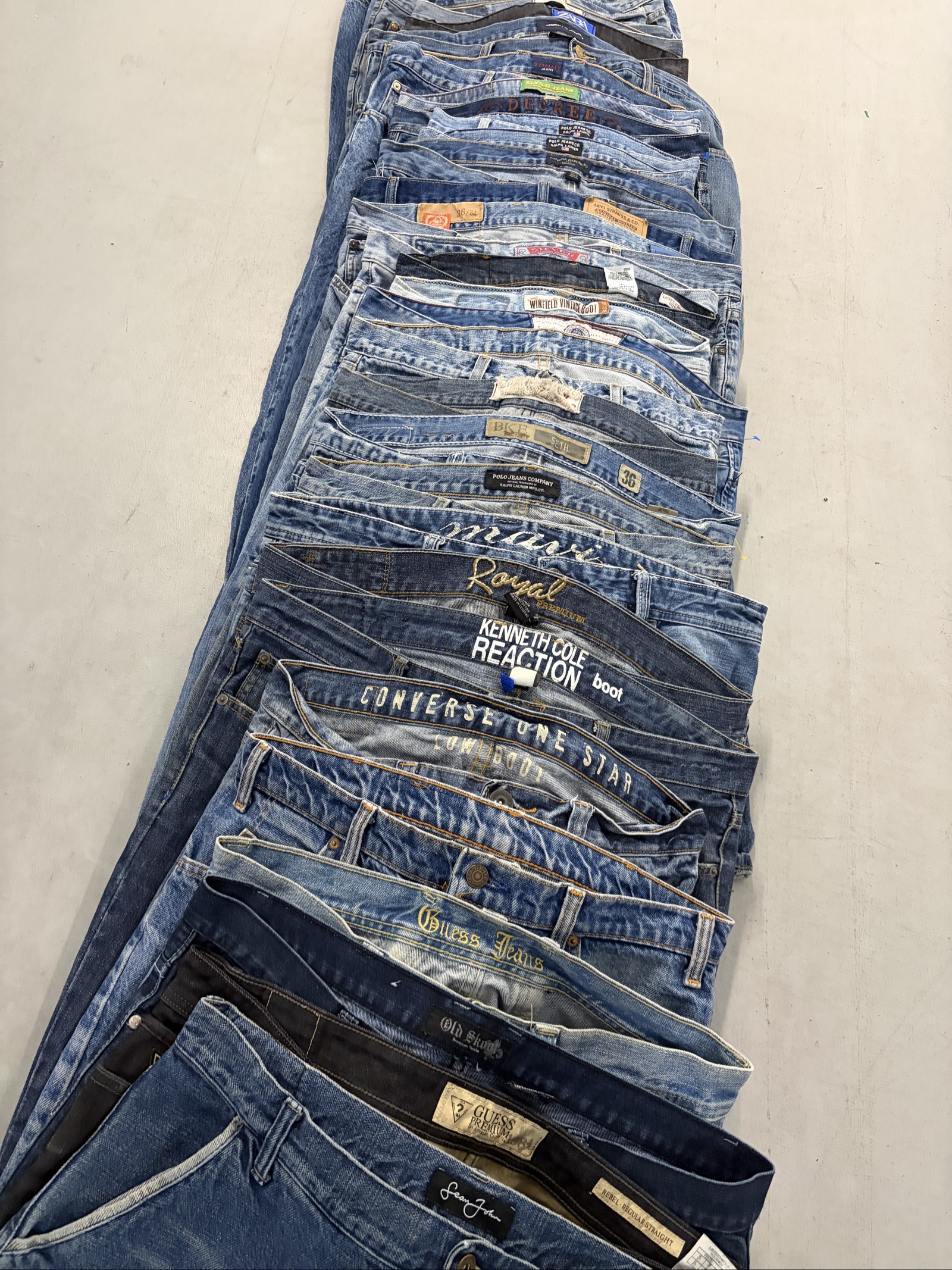 Insane Y2K/archive/euro/baggy/bootcut men’s jeans
