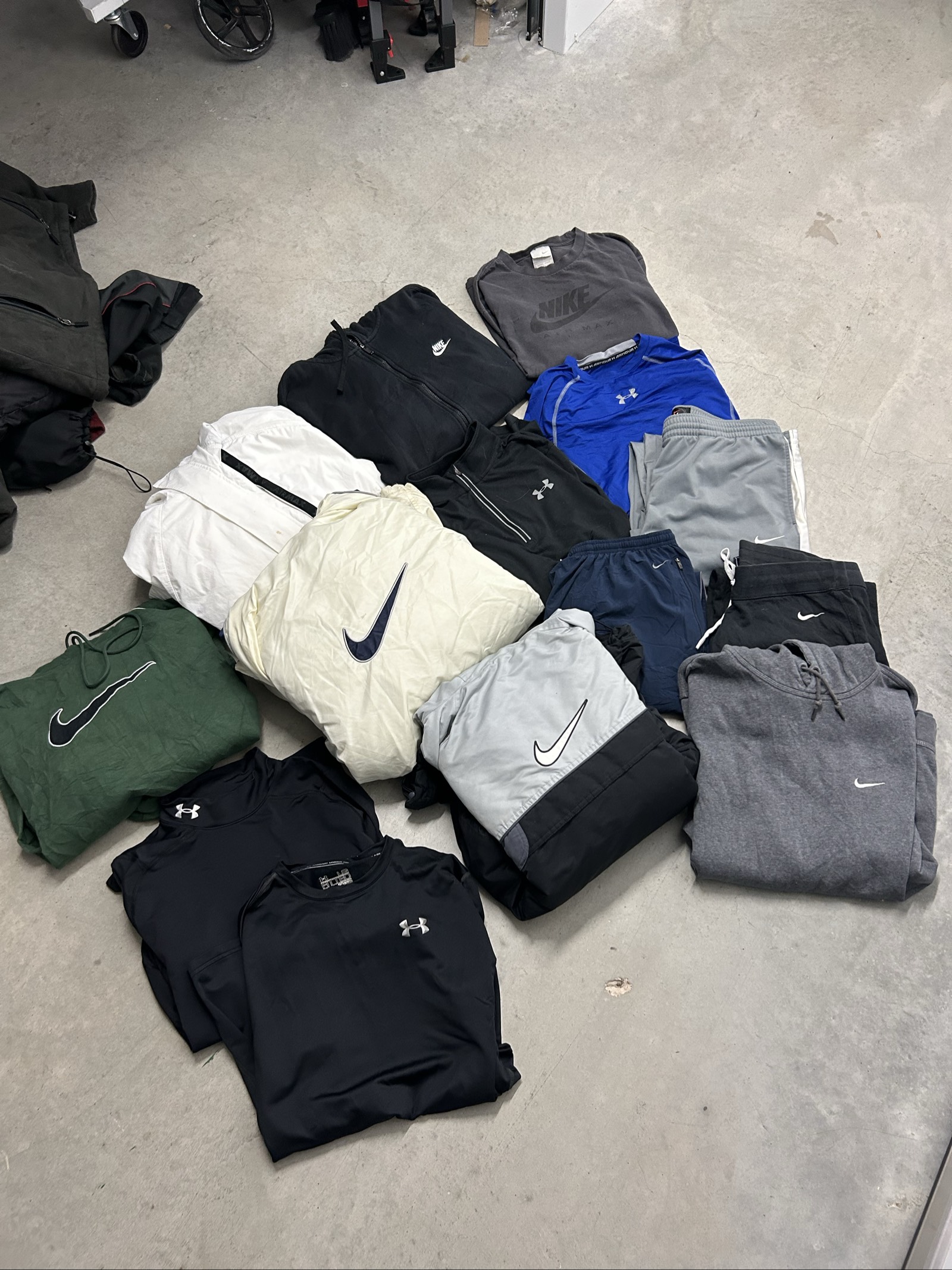 16 piece winter under armour and Nike bundle
