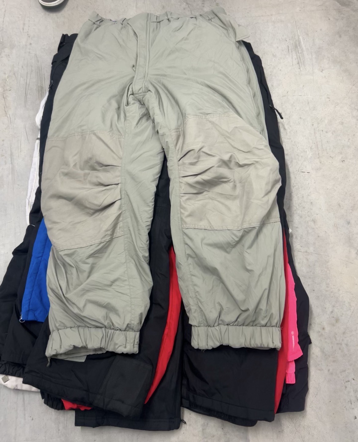 12 women’s and menswear winter ski pants